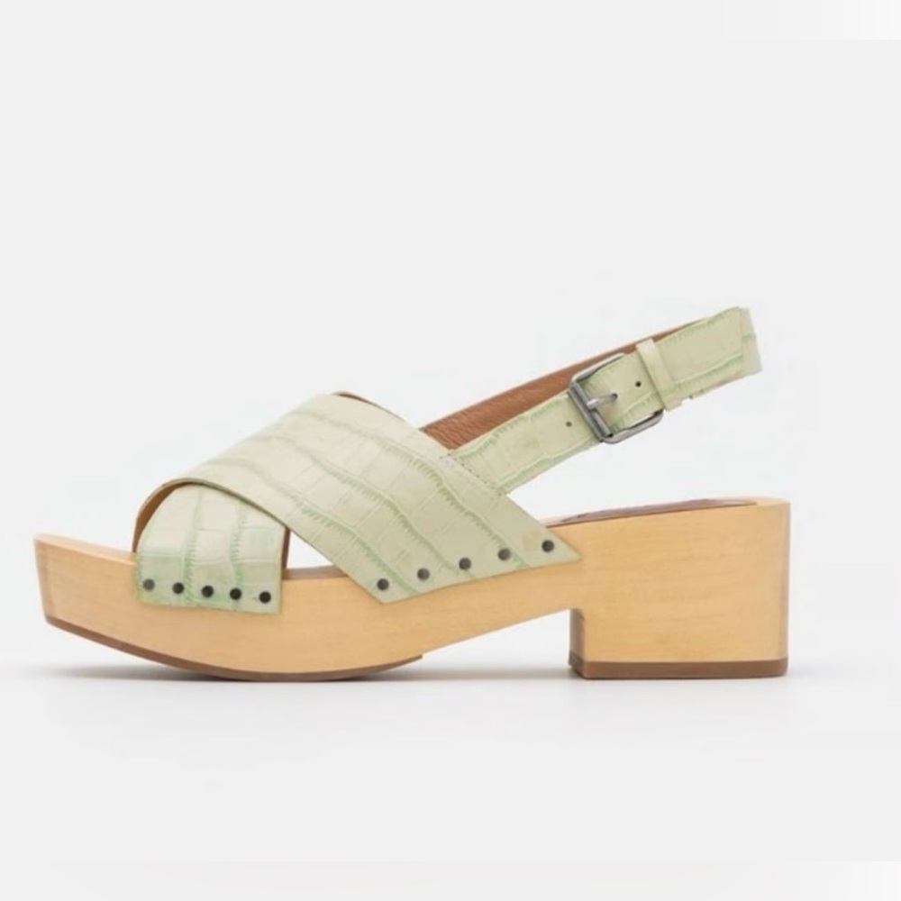 The Farrah Slingback Clog in Croc Embossed Leather